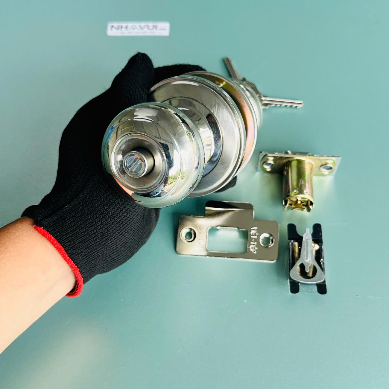 Khóa tay nắm tròn inox Việt Tiệp 04207